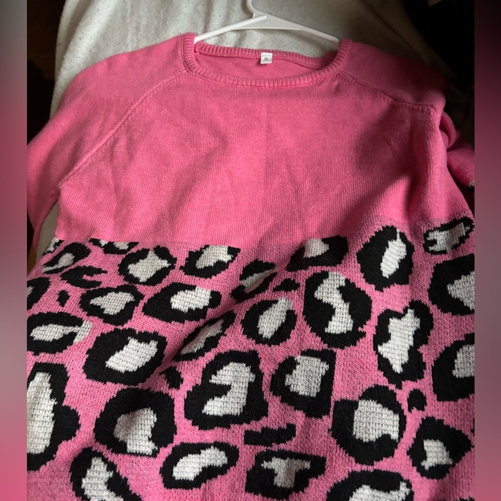 Small pink leopard sweater